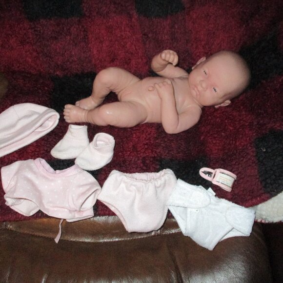 Baby GIRL doll Anatomically correct - Picture 4 of 12